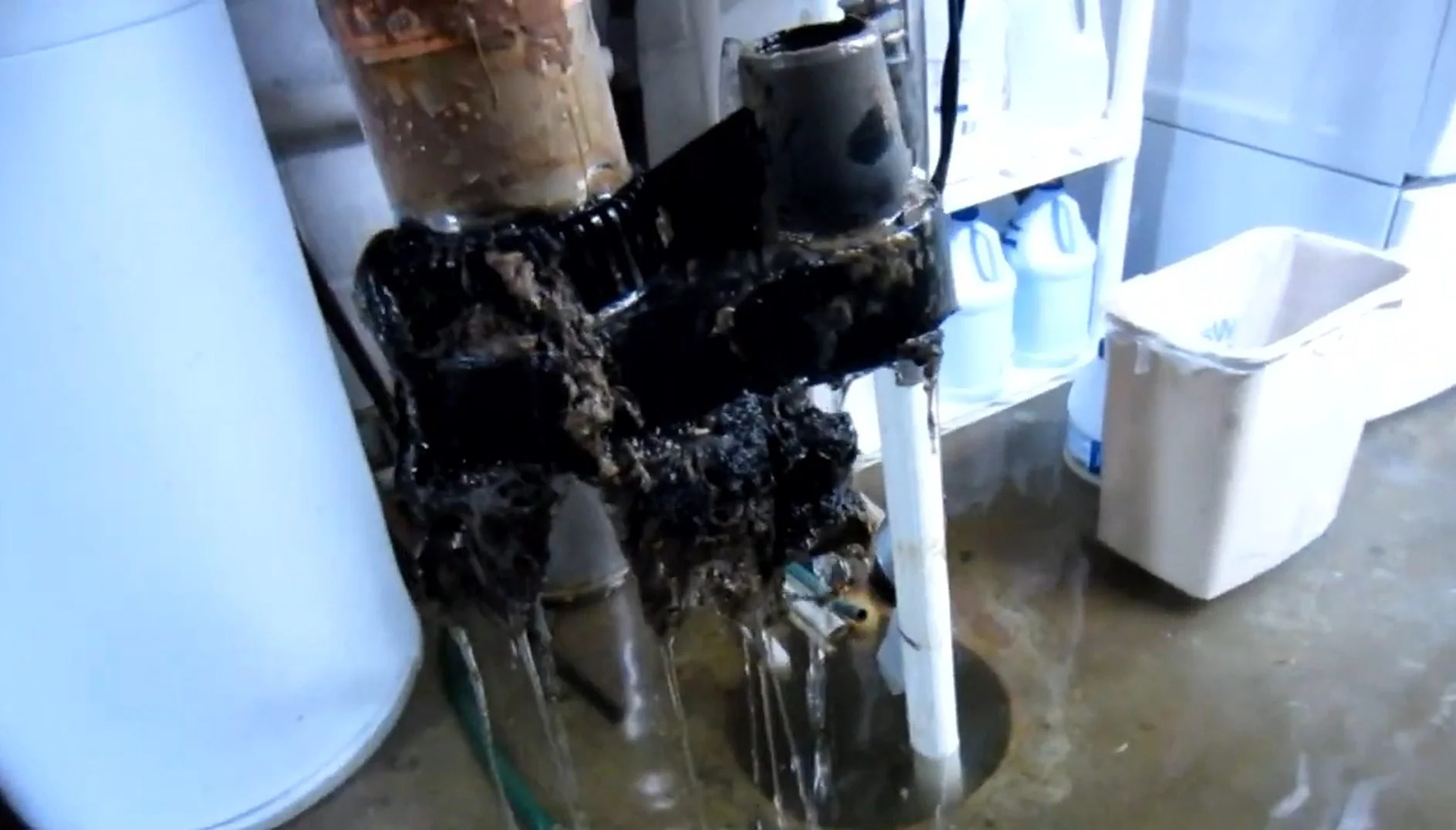 Contact 24/7 Illinois Sump Pump Cleanup Hotline